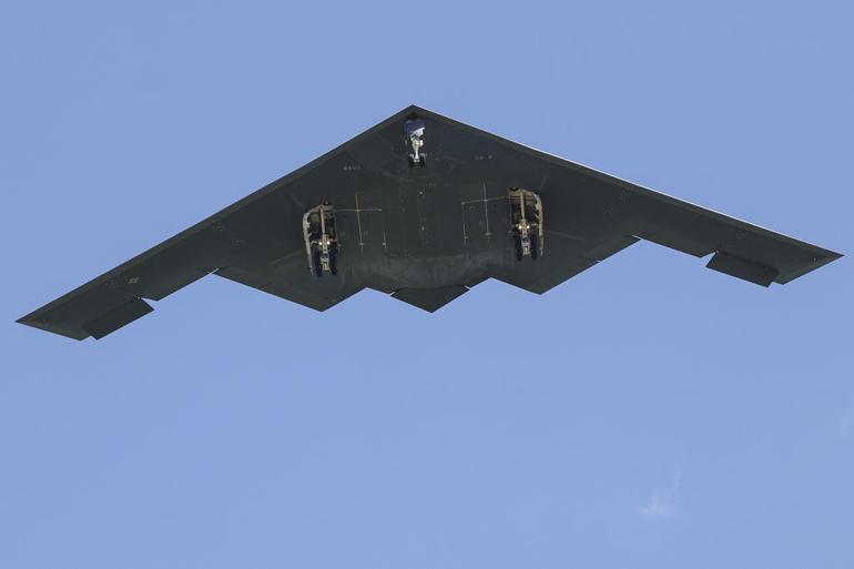 B-2 Bombardıman Uçakları