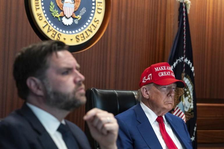Trump ve Vance Durum Odası'nda